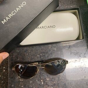 Marciano metal frame